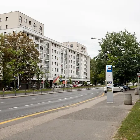 Metro Mlociny Varsovie